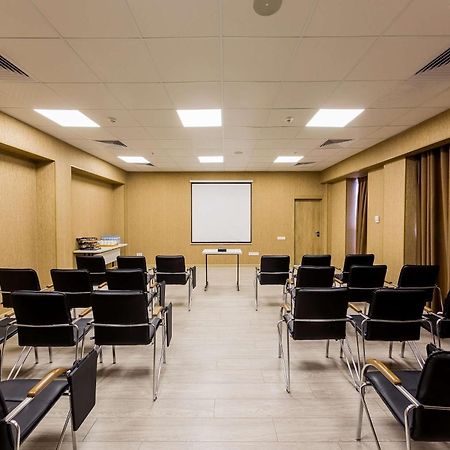Panarams Tashkent Hotel, A Member Of Radisson Individuals ภายนอก รูปภาพ