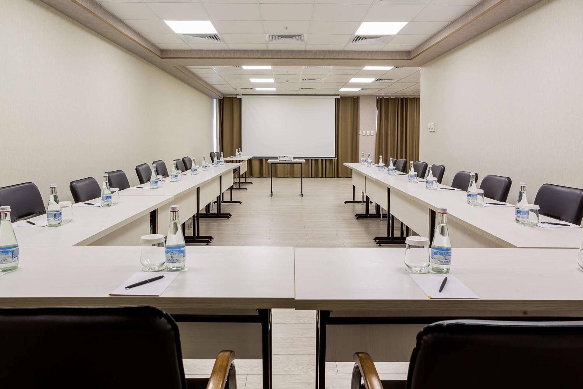 Panarams Tashkent Hotel, A Member Of Radisson Individuals ภายนอก รูปภาพ