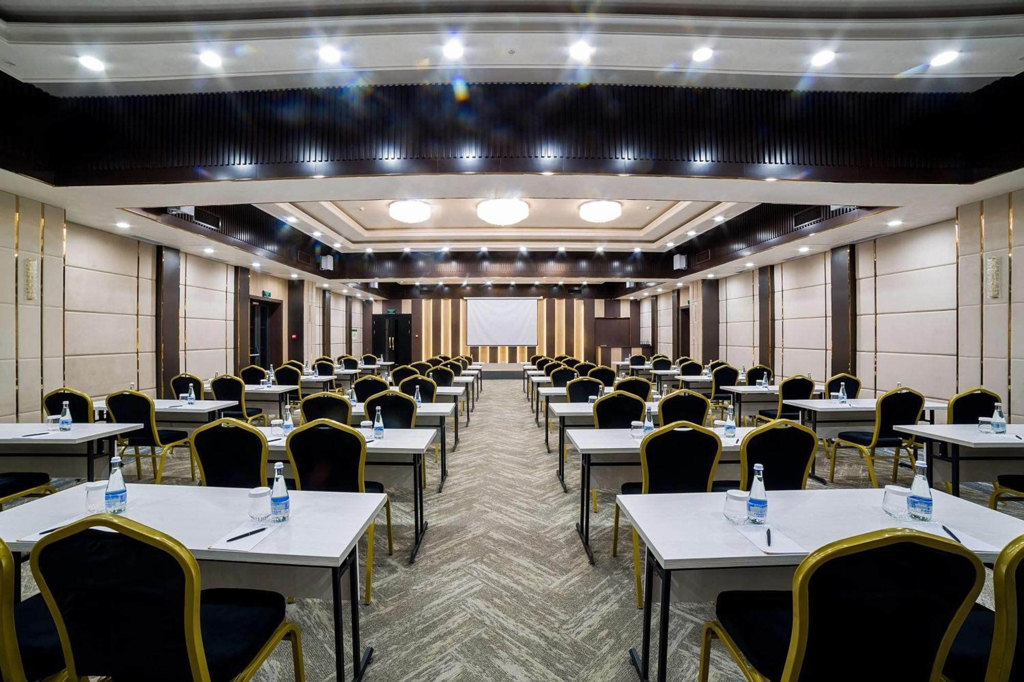 Panarams Tashkent Hotel, A Member Of Radisson Individuals ภายนอก รูปภาพ