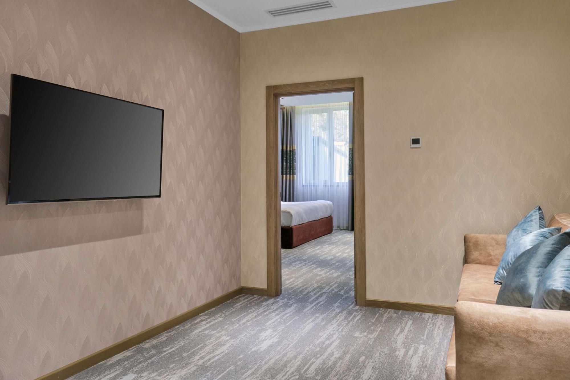 Panarams Tashkent Hotel, A Member Of Radisson Individuals ภายนอก รูปภาพ