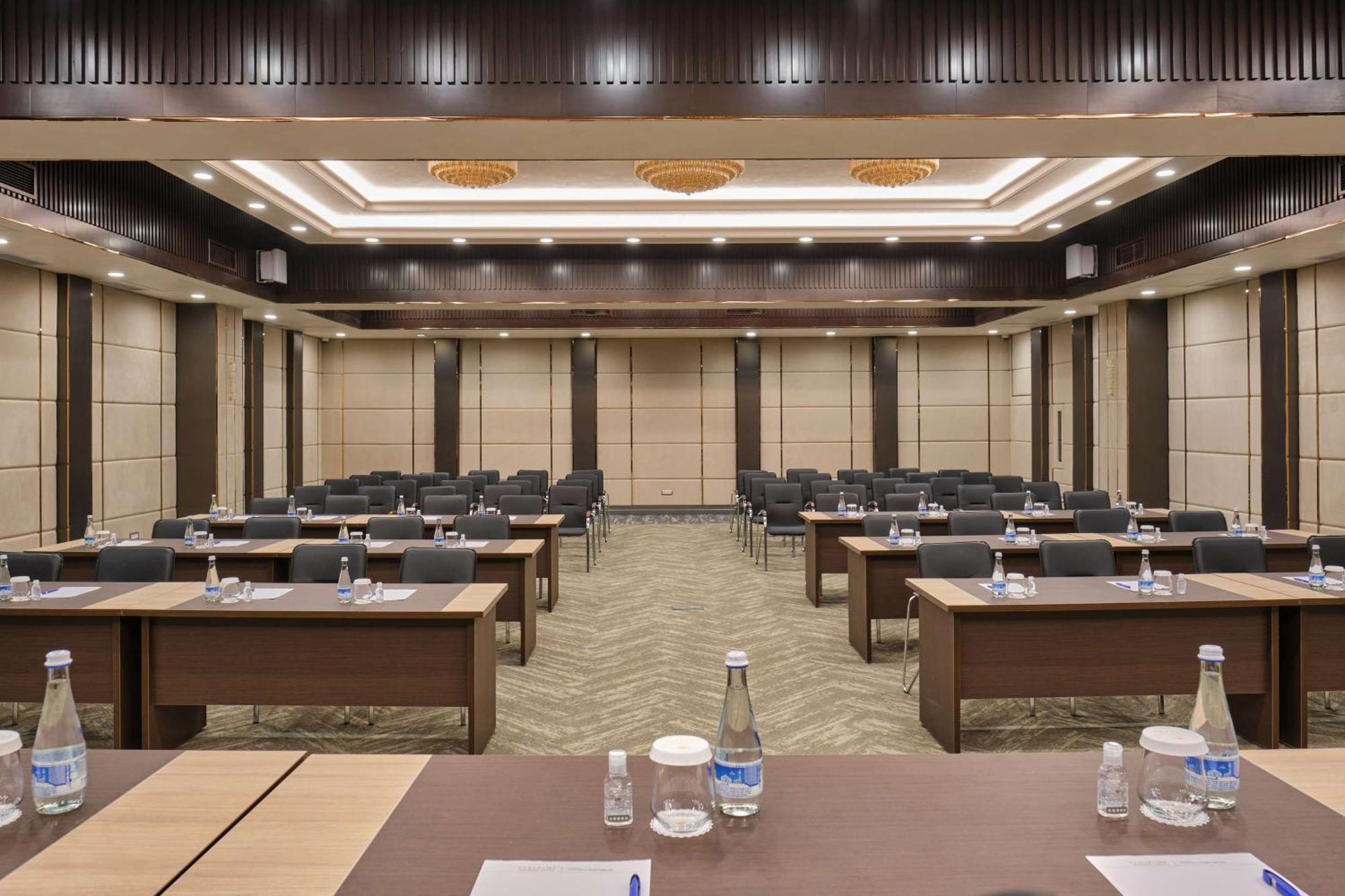 Panarams Tashkent Hotel, A Member Of Radisson Individuals ภายนอก รูปภาพ