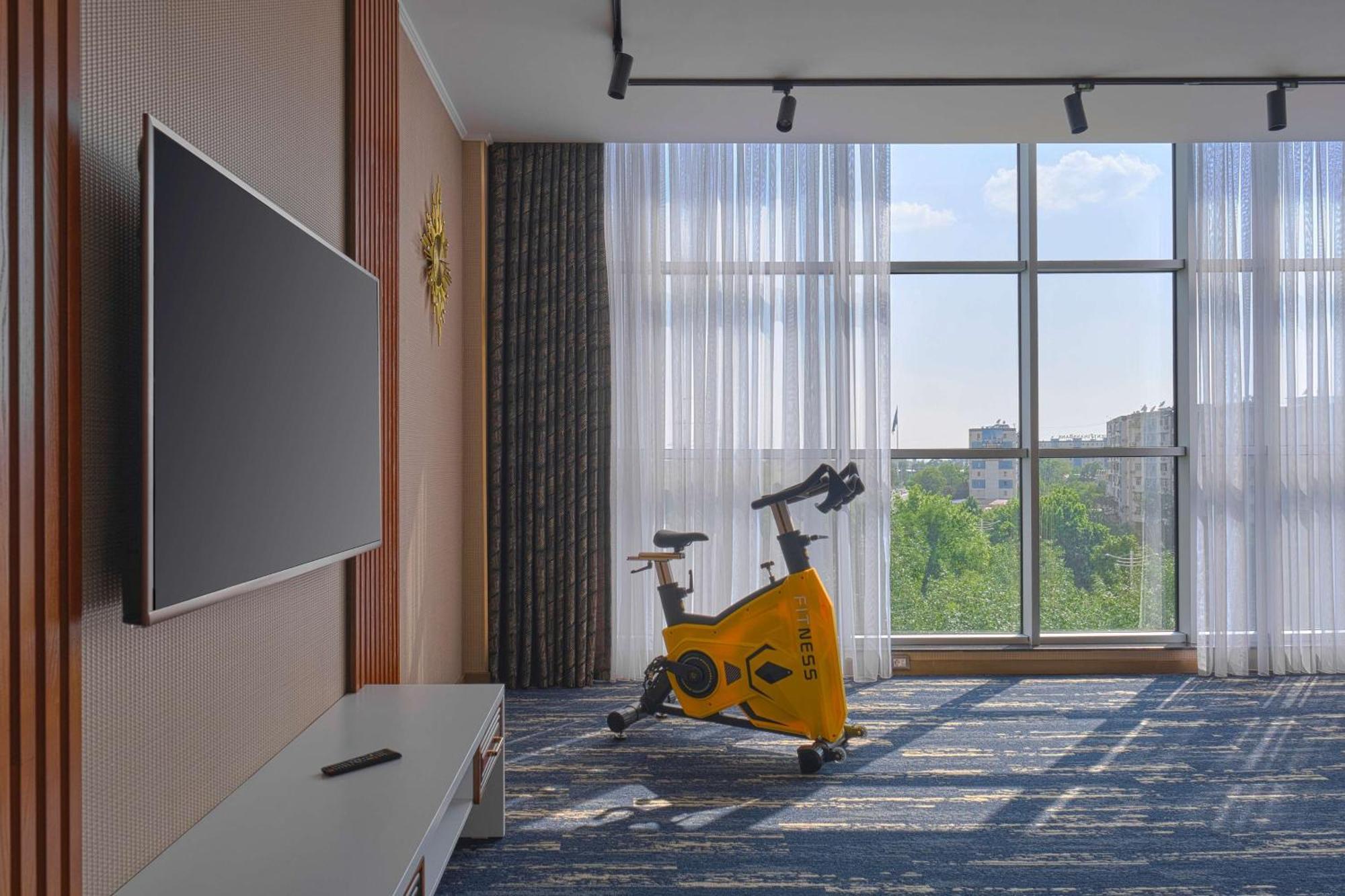 Panarams Tashkent Hotel, A Member Of Radisson Individuals ภายนอก รูปภาพ