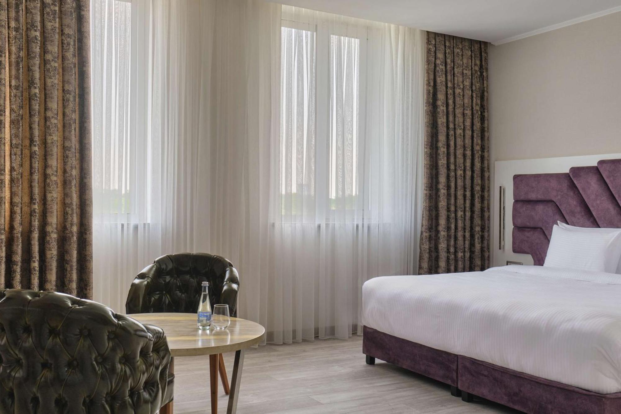 Panarams Tashkent Hotel, A Member Of Radisson Individuals ภายนอก รูปภาพ