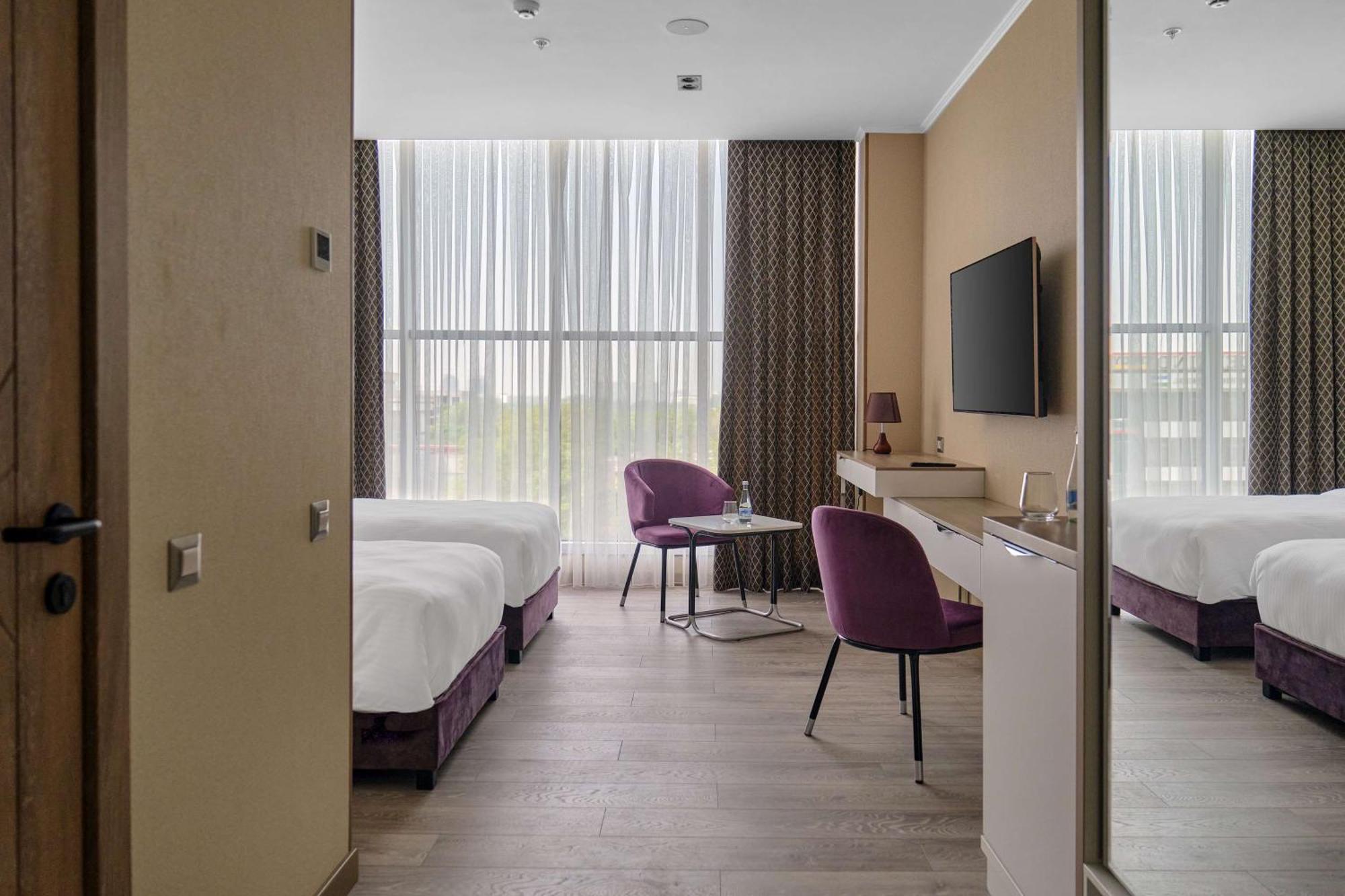 Panarams Tashkent Hotel, A Member Of Radisson Individuals ภายนอก รูปภาพ